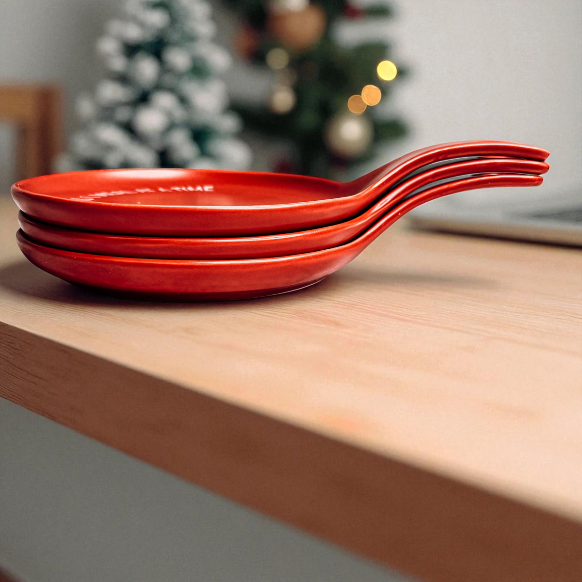 Red holiday spoon rest - Christmas kitchen accessories gift - Festive ceramic cooking utensil holder
Holiday hostess favorite
Christmas baker gift
Holiday chef present
Christmas kitchen warrior
Holiday small business